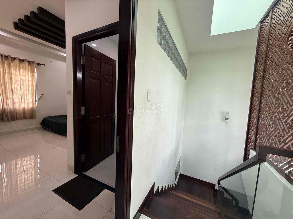 cho nữ thuê phòng trong nhà nguyên căn