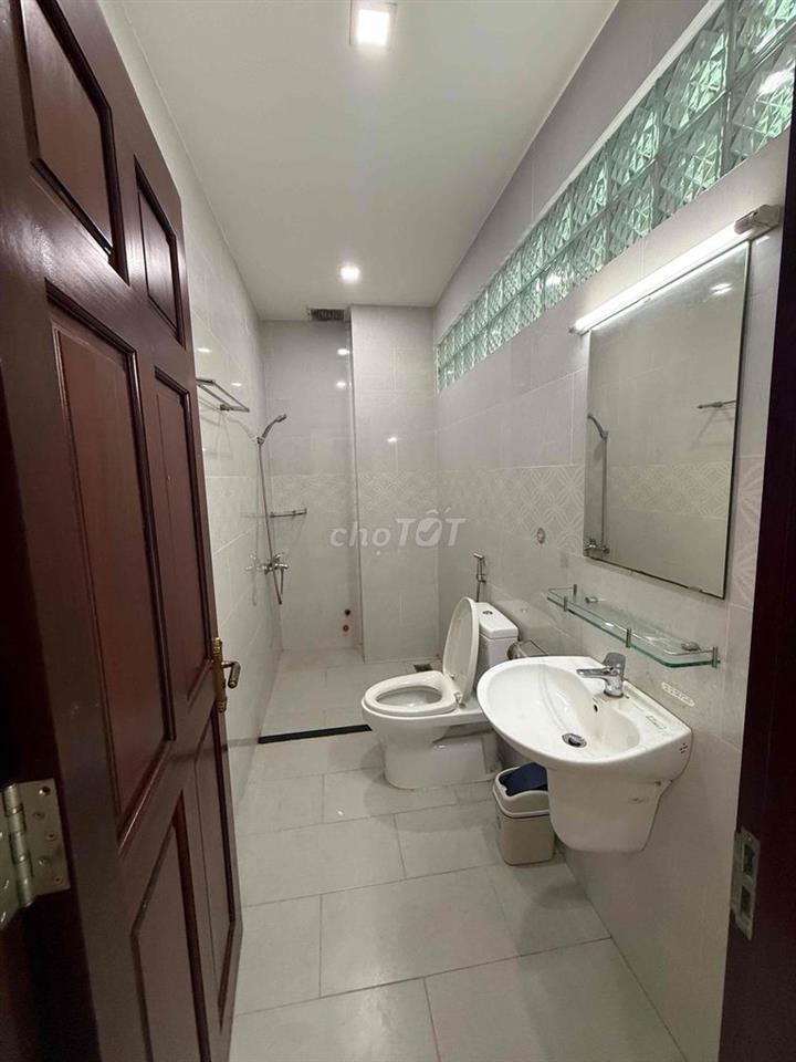 cho nữ thuê phòng trong nhà nguyên căn