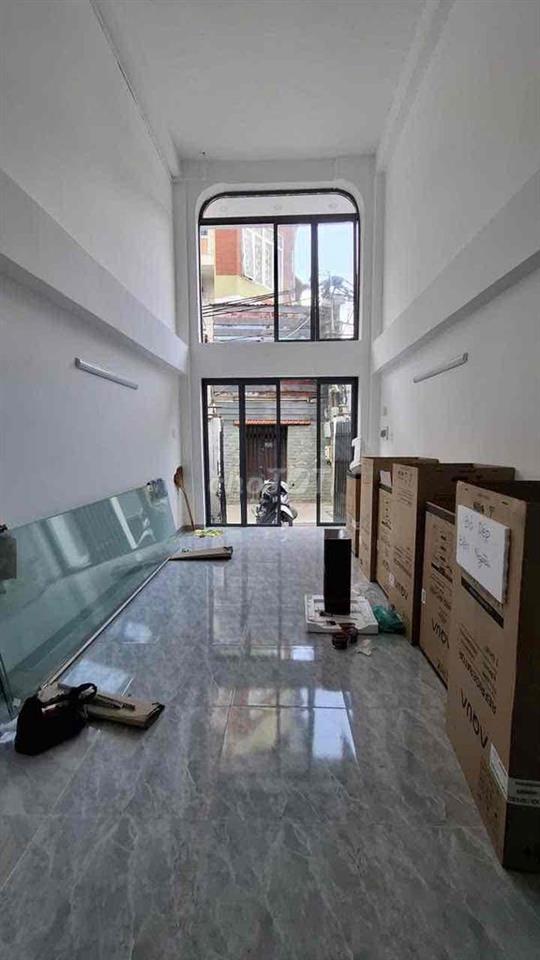 Nhà mới xây cần cho thuê mặt bằng
