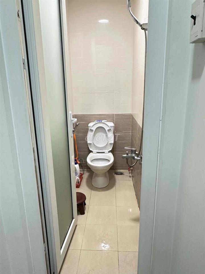Cho thuê phòng mới, đẹp ở đường phan xích long ( có ban công )