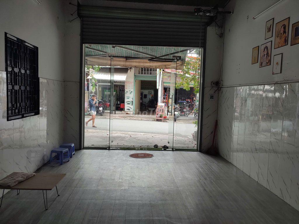 Cho thuê mặt bằng đẹp, giá rẻ QGV giáp Q Tân Bình