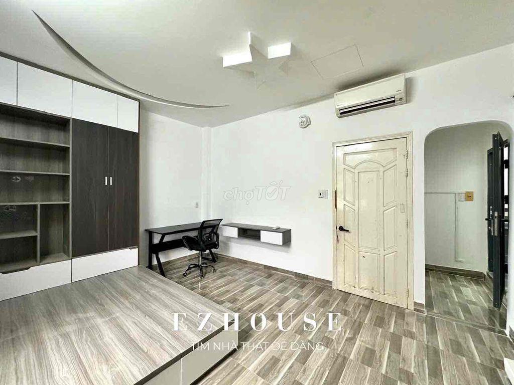 Studio cửa sổ trời