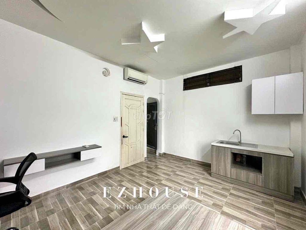 Studio cửa sổ trời