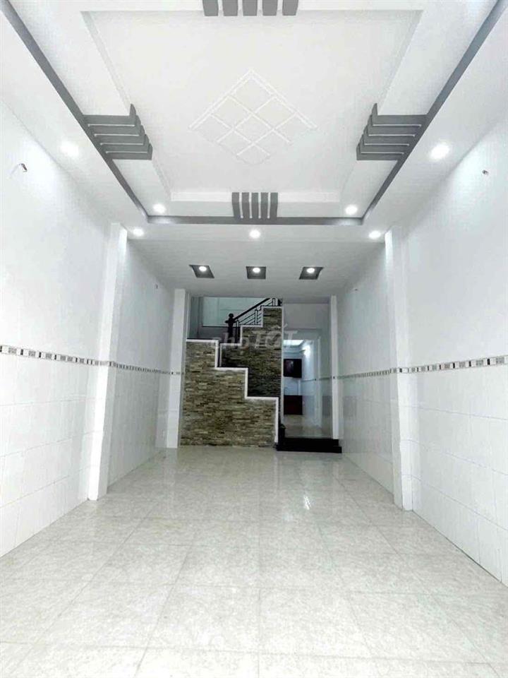 mình cần bán nhà 4,2x18 4 tầng sân thượng