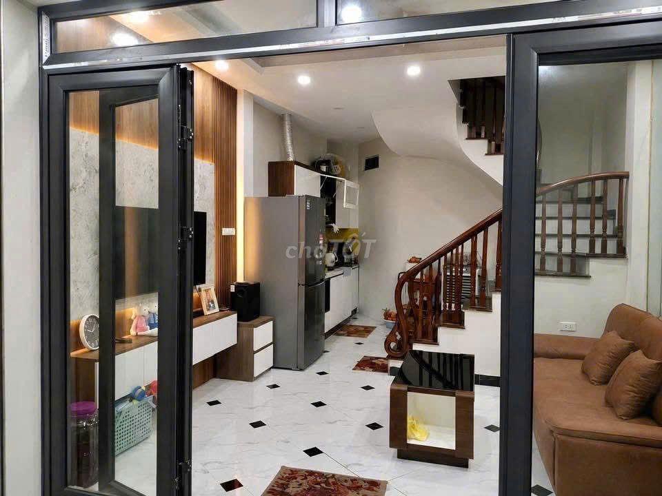 Cho thuê nhà 5 tầng cực đẹp ở Bạch Mai