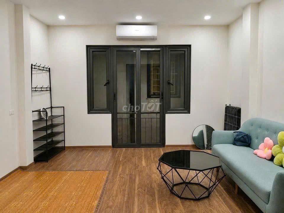 Cho thuê nhà 5 tầng cực đẹp ở Bạch Mai