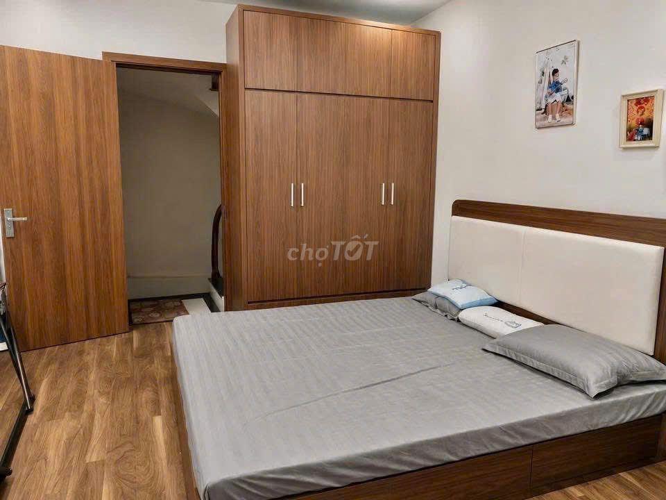 Cho thuê nhà 5 tầng cực đẹp ở Bạch Mai