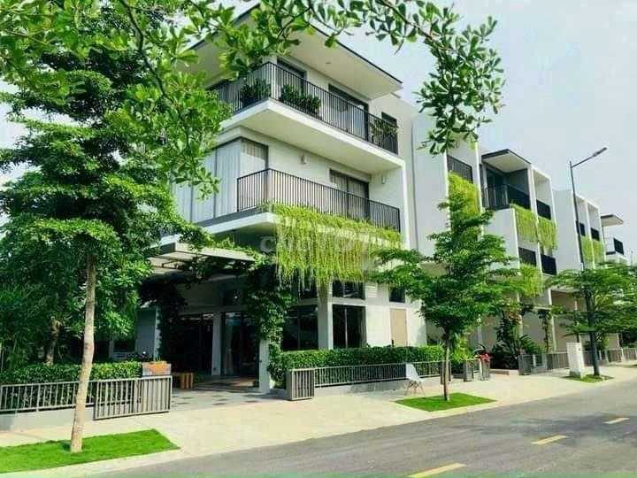 CẦN BÁN  GẤP BIỆT THỰ XÂY THÔ CĂN GÓC THE STANDARD BÌNH DƯƠNG