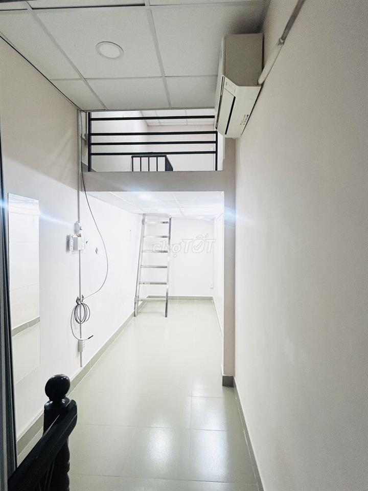 Nhà nhỏ, mới nguyên căn - trung tâm quận 10