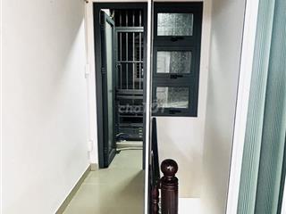 Nhà nhỏ, mới nguyên căn - trung tâm quận 10