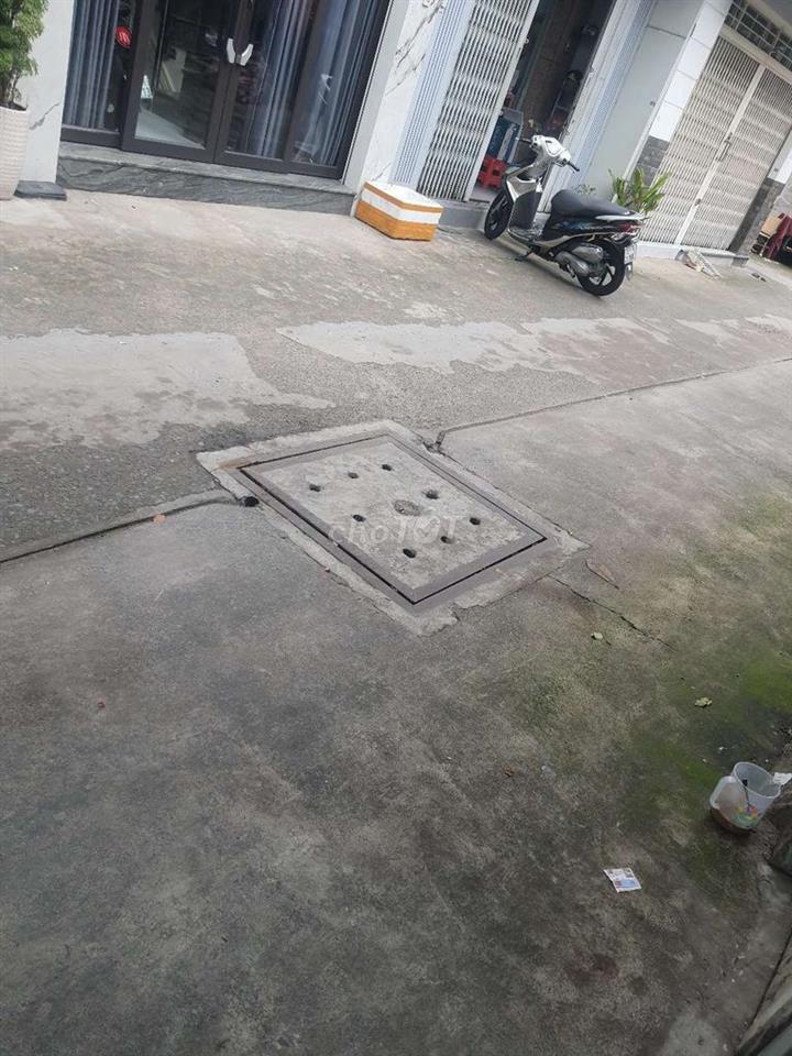 Bán nhà cmt8 quận 3 