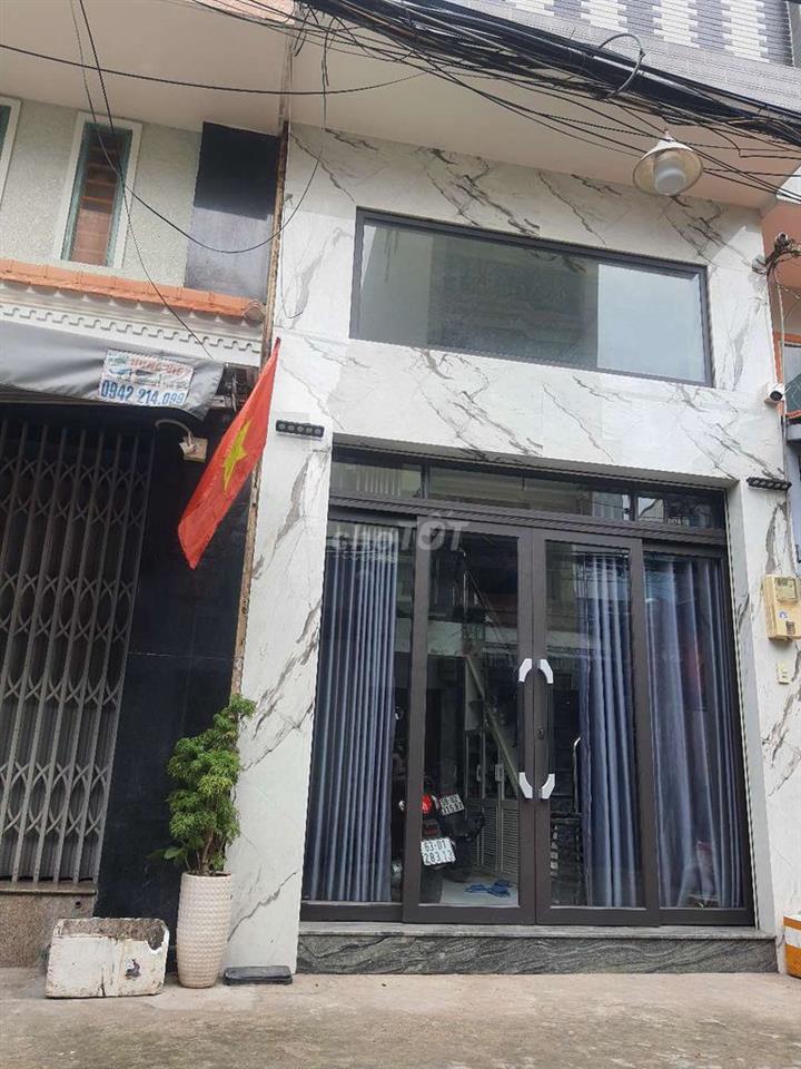 Bán nhà cmt8 quận 3 