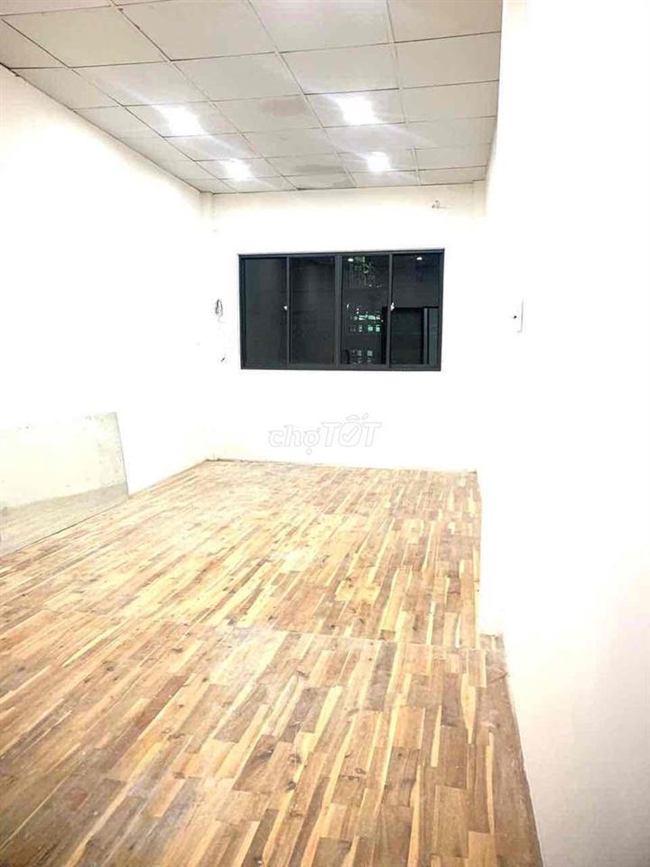 thuê nhà nguyên căn chính chủ hẻm xe hơi âu dương lân 3pn 2wc có sân