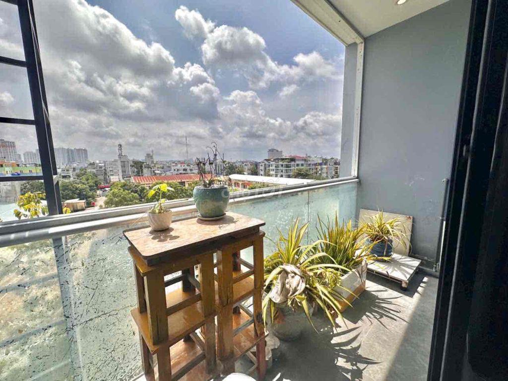 SỐNG CHILL BÊN BỜ KÈ HOÀNG SA BAN CÔNG THOÁNG MÁT QUẬN 3