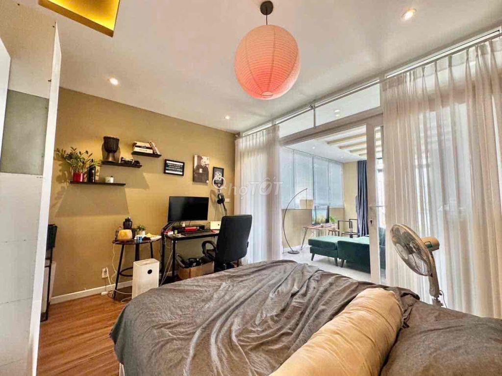 SỐNG CHILL BÊN BỜ KÈ HOÀNG SA BAN CÔNG THOÁNG MÁT QUẬN 3