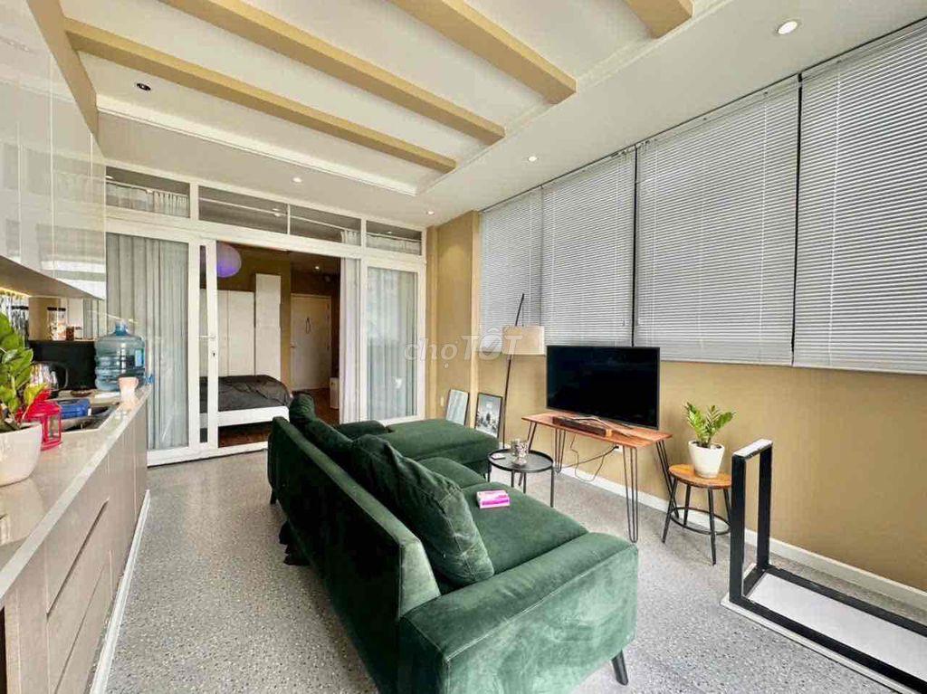 SỐNG CHILL BÊN BỜ KÈ HOÀNG SA BAN CÔNG THOÁNG MÁT QUẬN 3