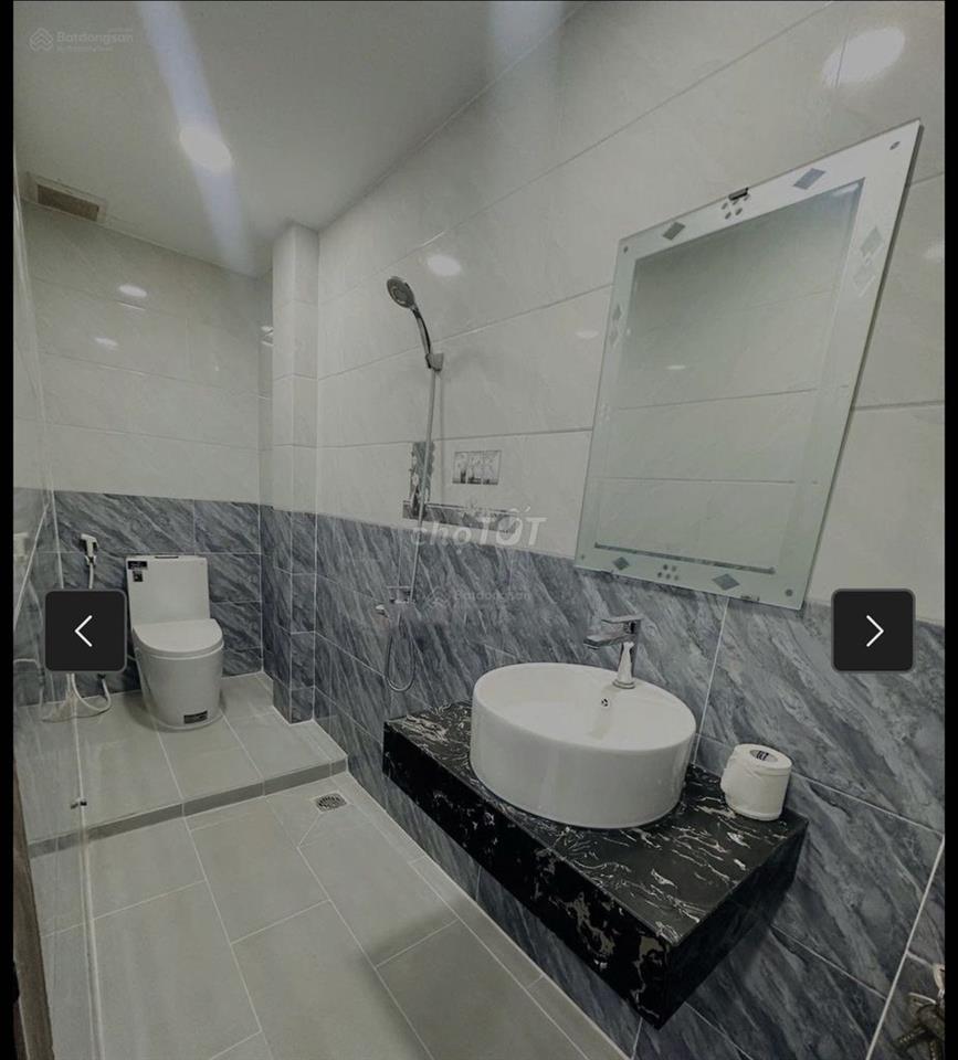 Nhà cho thuê nguyên căn CX Đô Thành Q3, 1 trệt 3 lầu (6 PN/7 toilet)
