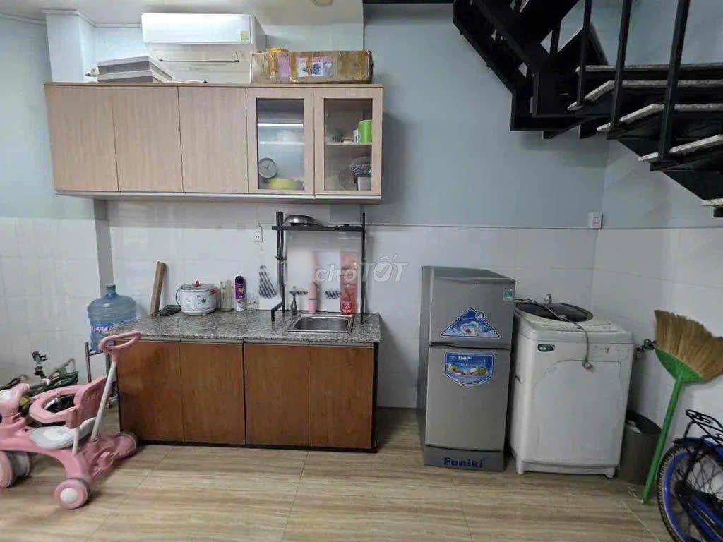 [Nhà NC ] Đường Pasteur Q3 1 Trệt 2 Lầu 2 phòng ngủ