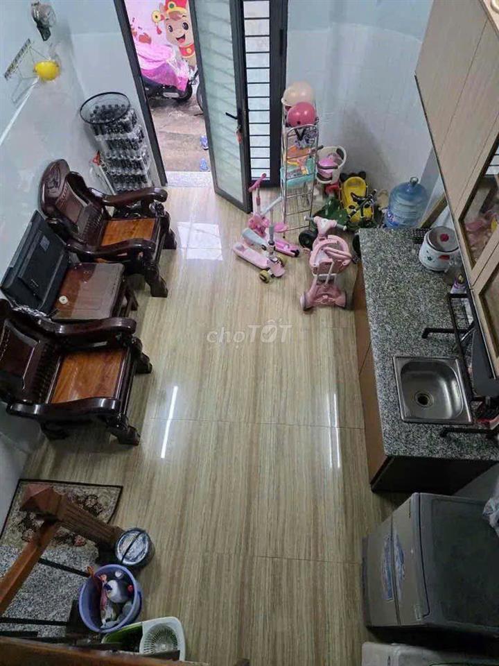 [Nhà NC ] Đường Pasteur Q3 1 Trệt 2 Lầu 2 phòng ngủ