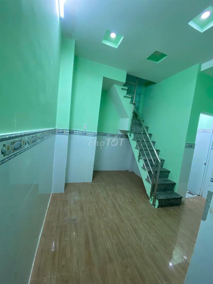 Cho Thuê Nhà Mới Xây, Gía Rẻ, 1trệt, 1lầu, Q.4, 16m2