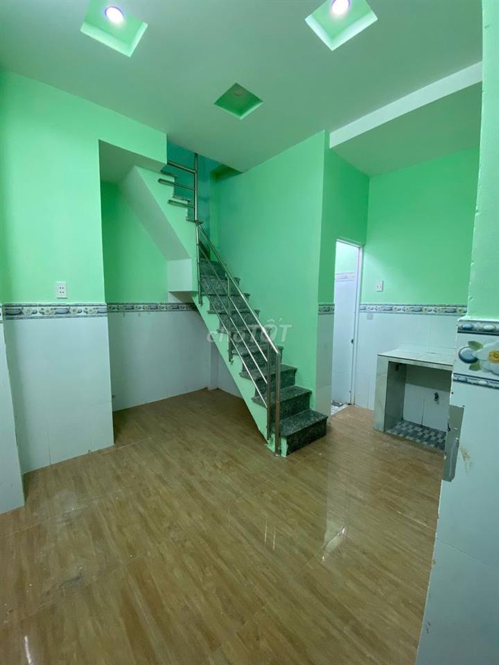 Cho Thuê Nhà Mới Xây, Gía Rẻ, 1trệt, 1lầu, Q.4, 16m2