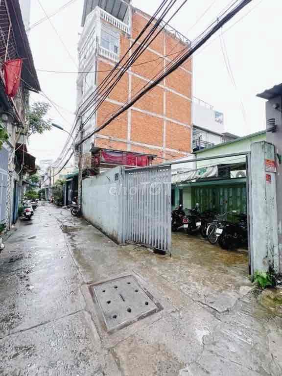 bán nhà diện tích lớn Quận 04