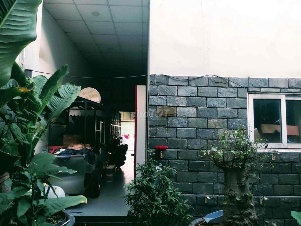 cần cho thuê nhà nguyên căn mặt tiền đường D1 diện tích 366m2