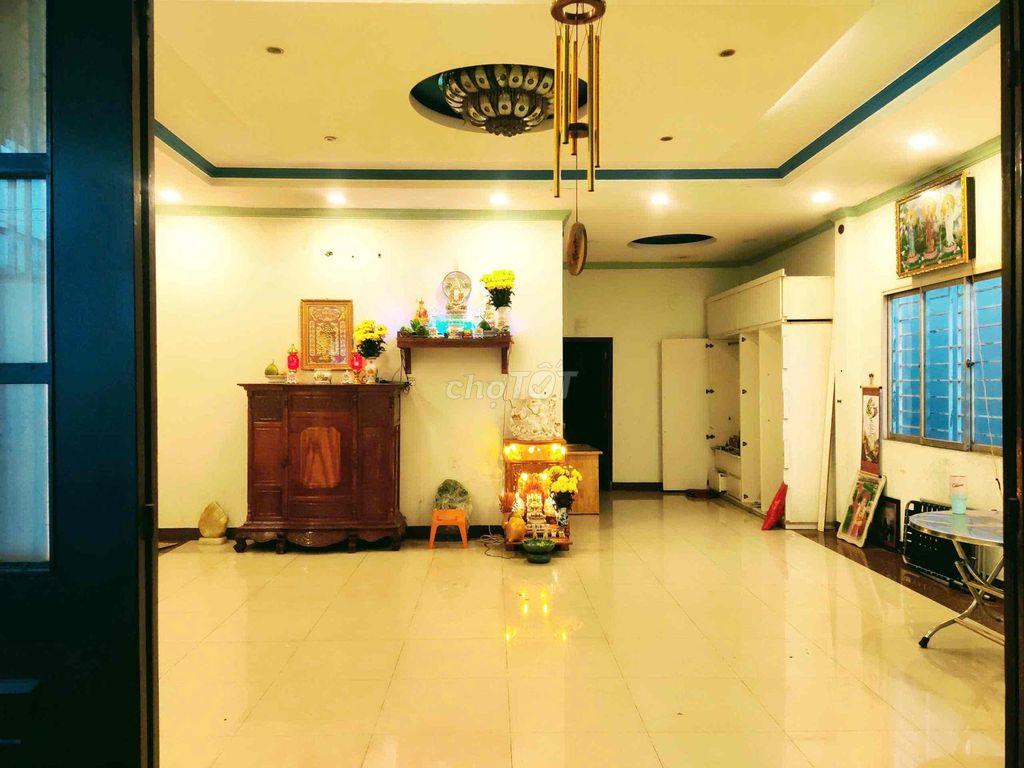 cần cho thuê nhà nguyên căn mặt tiền đường D1 diện tích 366m2