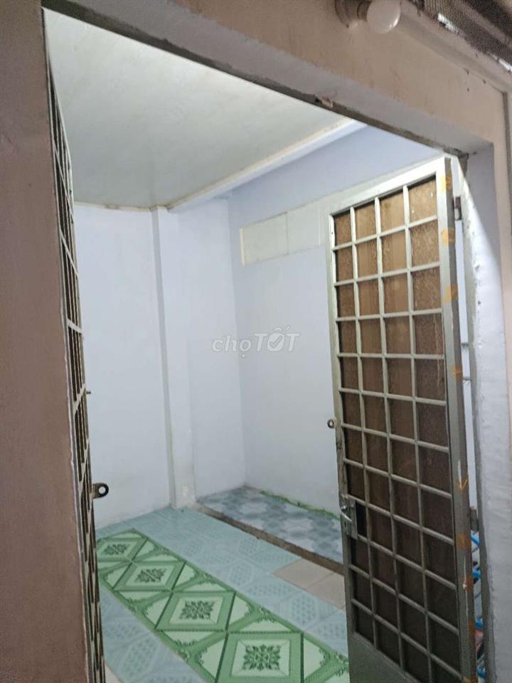 Phòng 12m2 kế Go Miền Đông