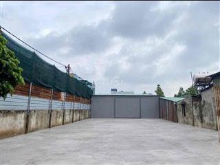 Tổng Dien tích 1000m xưởng 300m đường xe 10 tấn ra vào ok