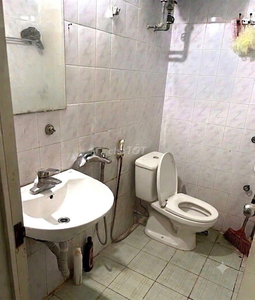 NHƯỢNG PHÒNG TRỌ GIÁ RẺ CÓ BAN CÔNG