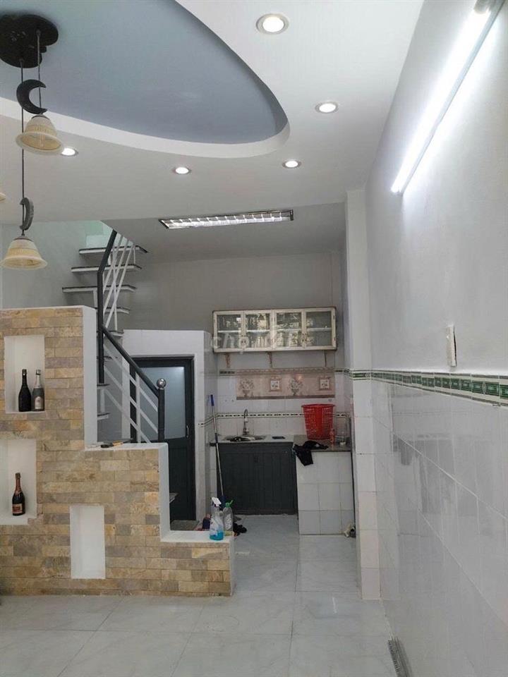 NHÀ CHO THUÊ CHÍNH CHỦ F7 Q8 ( 3MX8M) 1 LẦU SUỐT CÓ 5 TRIỆU Ạ
