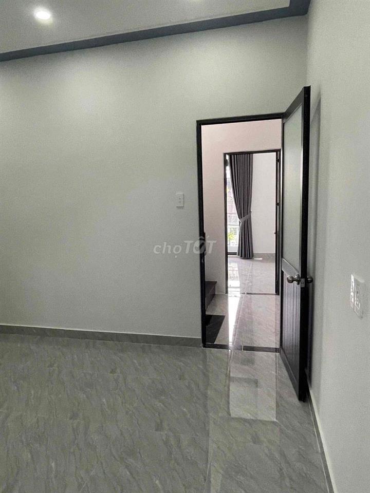 NHÀ MẶT TIỀN HẺM 8M XE TẢI TRÁNH NHAU