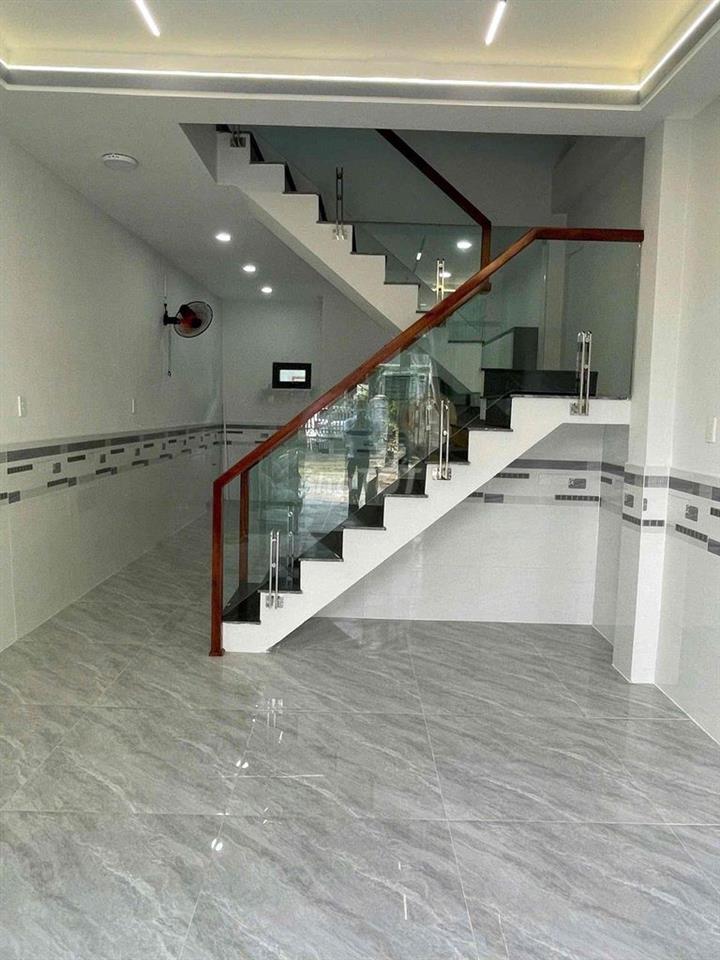 NHÀ MẶT TIỀN HẺM 8M XE TẢI TRÁNH NHAU