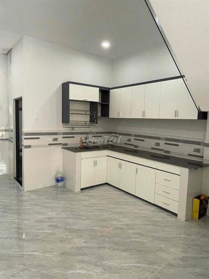 NHÀ MẶT TIỀN HẺM 8M XE TẢI TRÁNH NHAU