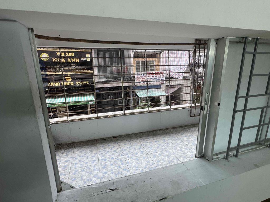 Mặt tiền chung cư cây mai quận 11