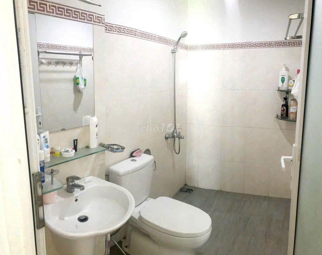 Chung cư Tô Ký, Q12: 2p ngủ, 2wc, có nội thất, 6,5triệu