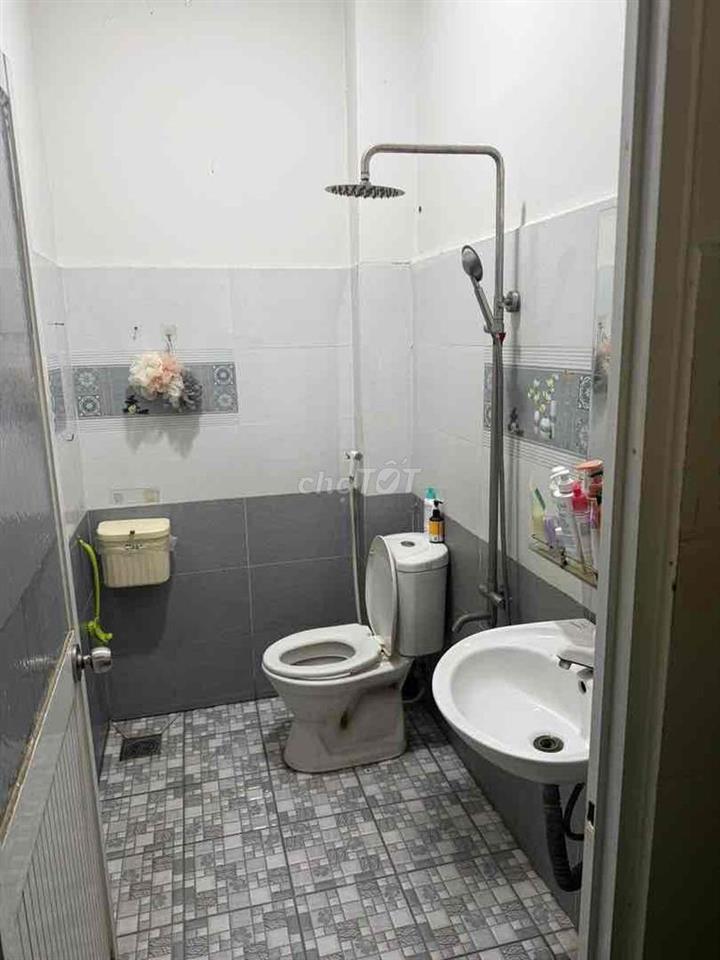 Cho Thuê nhà cấp 4_DT 5x16m, Hẻm xe tải vào tận cửa, Nhà mới sạch sẽ
