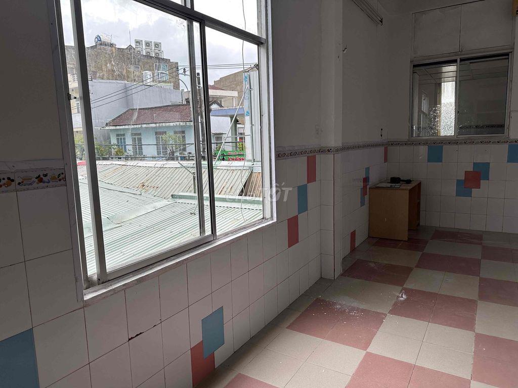 Sẵn phòng 40m2 mặt tiền Phan Thanh gần đại học Duy Tân