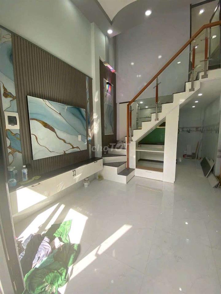 Nhà mới Tân Thới Hiệp 21 hẻm xe hơi dt 3.5x8m đúc lững