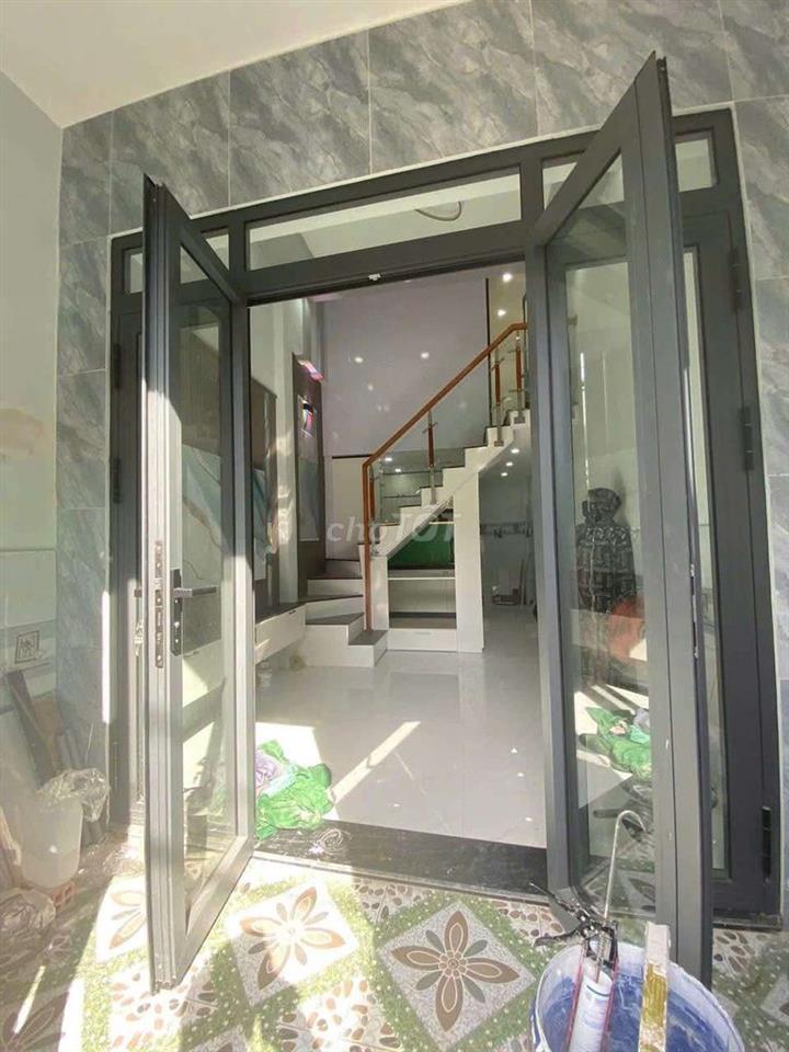 Nhà mới Tân Thới Hiệp 21 hẻm xe hơi dt 3.5x8m đúc lững