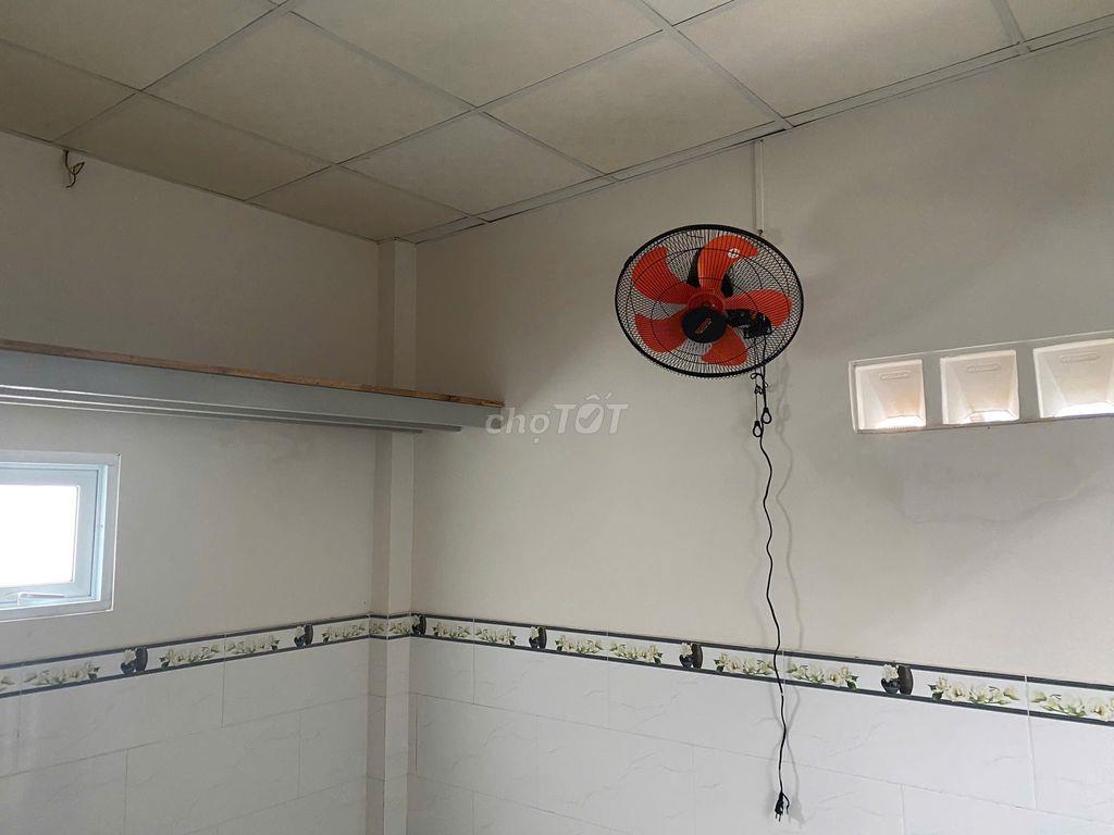 Phòng trống, hẻm Đoàn Văn Bơ 2tr