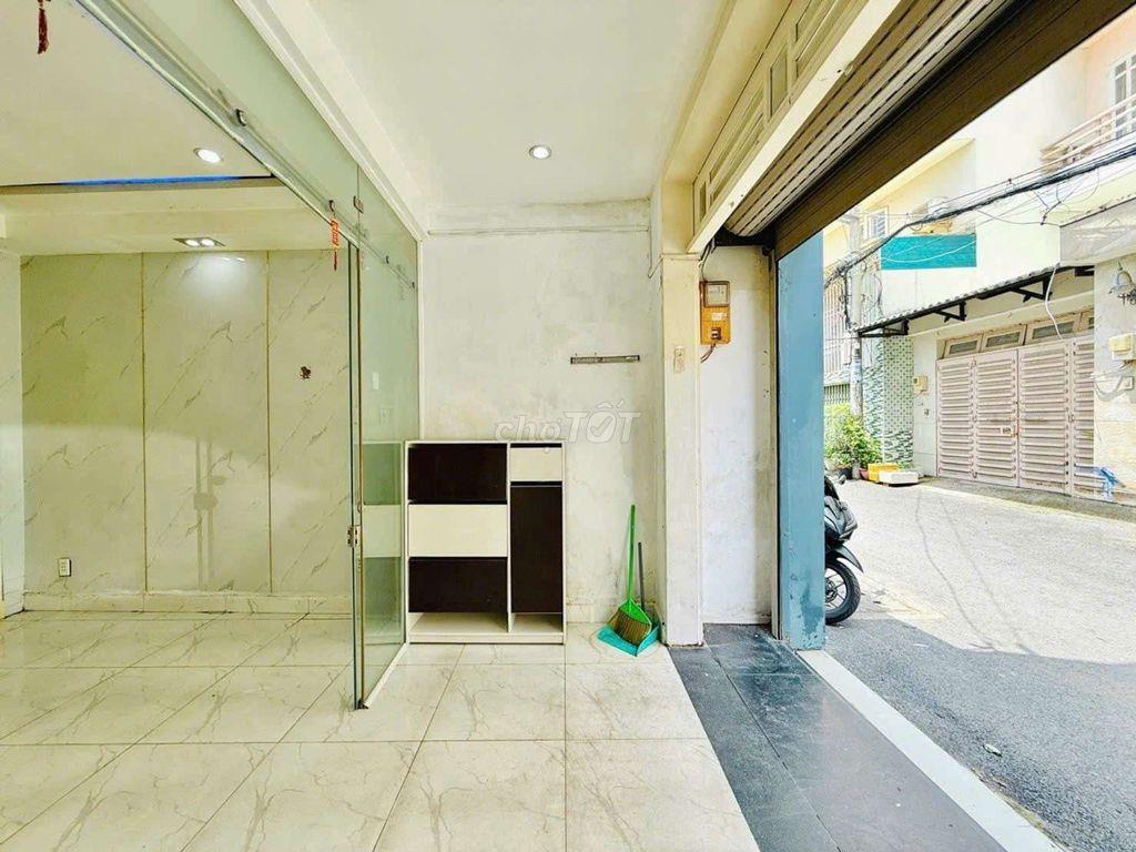 ✅ Bán Nhà Sát Dương Quảng Hàm - 3 Tầng - Hẻm Xe Tải 