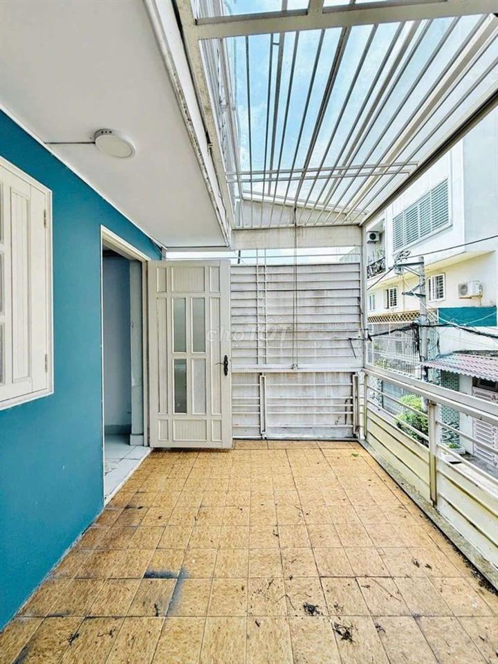 ✅ Bán Nhà Sát Dương Quảng Hàm - 3 Tầng - Hẻm Xe Tải 