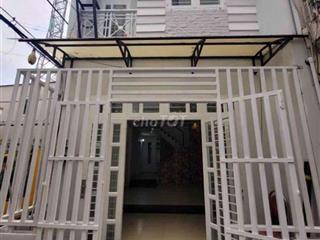 Bán Nhà Sát Cầu Ngã Tư Ga - 52m2 - Hẻm Ô Tô - 2 Tầng BTCT chắc chắn .