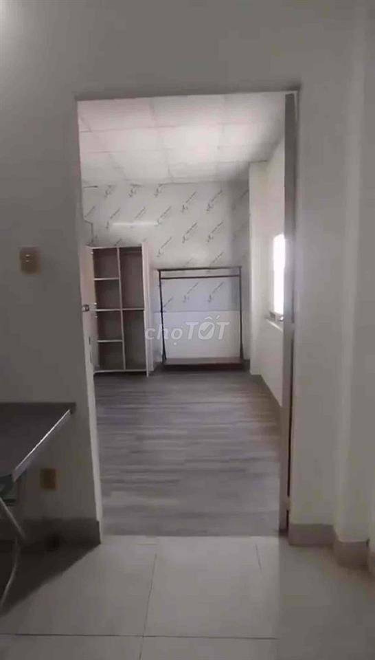 Phòng trọ hai gian rộng rãi tách bếp ở 4-6 người thoải mái, có thể hơn
