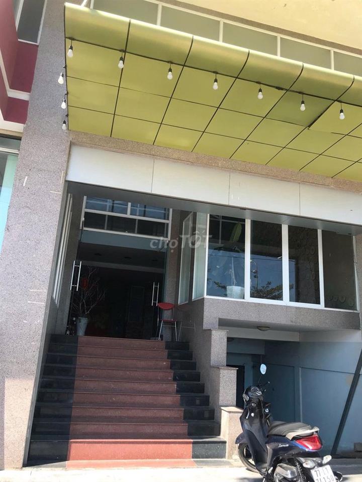 Cho thuê văn phòng vị trí thuận lợi, view hồ sinh thái Đống Đa