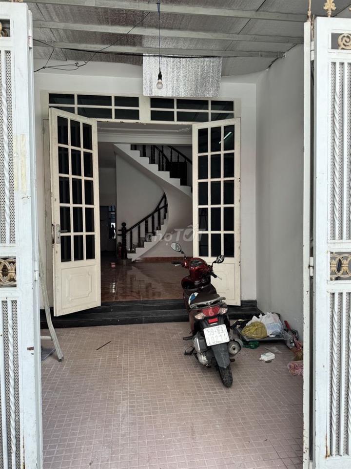 Cho thuê nhà 4 tầng hxh  thông, 4 phòng ngủ, 3 vệ sinh, 1 bếp