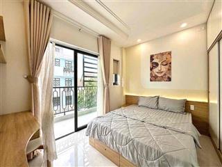 Căn hộ cho thuê ban công lớn full nội thất mới ngay trung tâm q1 đẹp