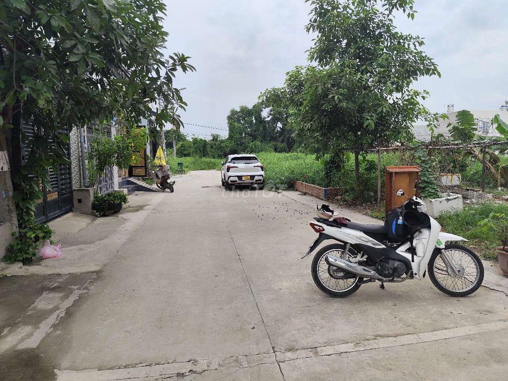 NHÀ 3 LẦU GIÁ RẺ HXH THÔNG, NGAY GẦN SÔNG VÀM THUẬT THÔNG RA TX 52